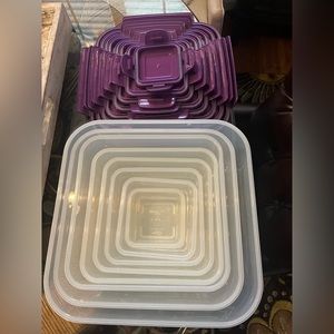 LocknLock set of 8 containers w lids $20